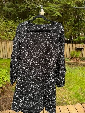 Volcom Black and White Long-Sleeve Printed Wrap Dress